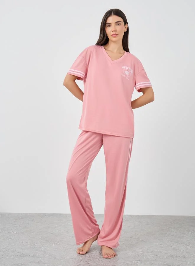 Styli Styli New York Print Dropped Shoulder T-Shirt and Pyjama Set