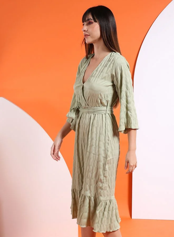 مرفوعة Women Fit and Flared Casual Solid Wrap Midi Dress