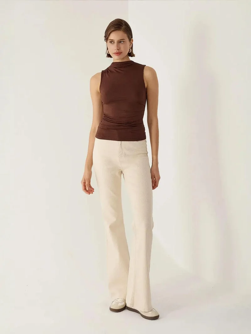 زوبعة بلوزة بدون أكمام بياقة متدلية