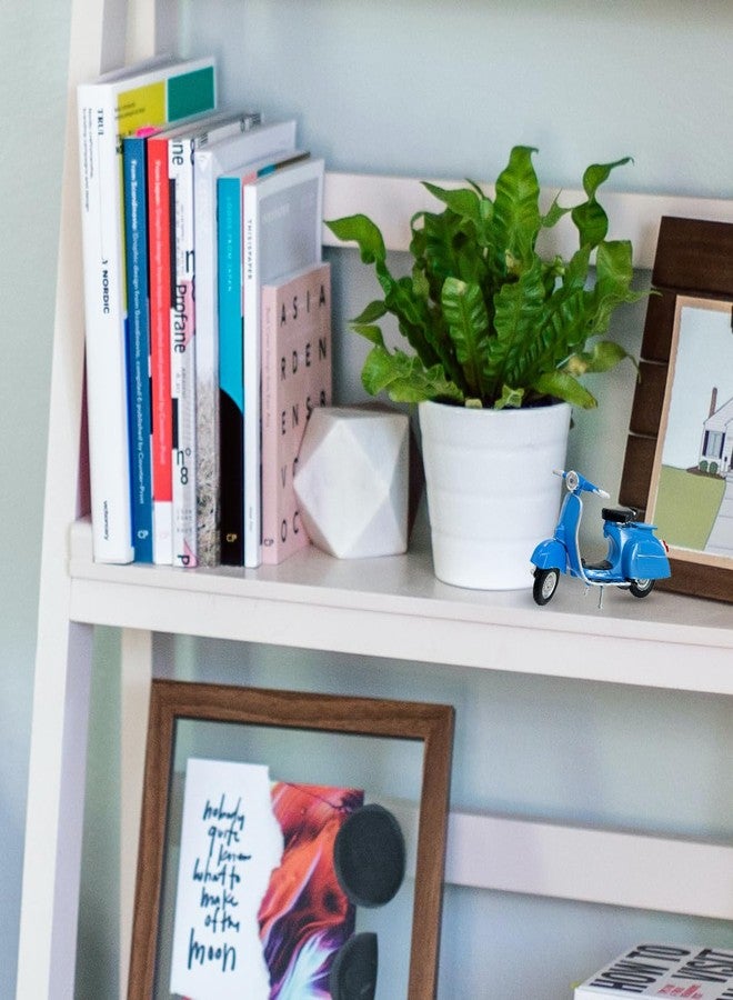 Welly Die Cast Vespa 150 (1970), 1:18 Scale, Collectible Model Scooter Moped - Image 4