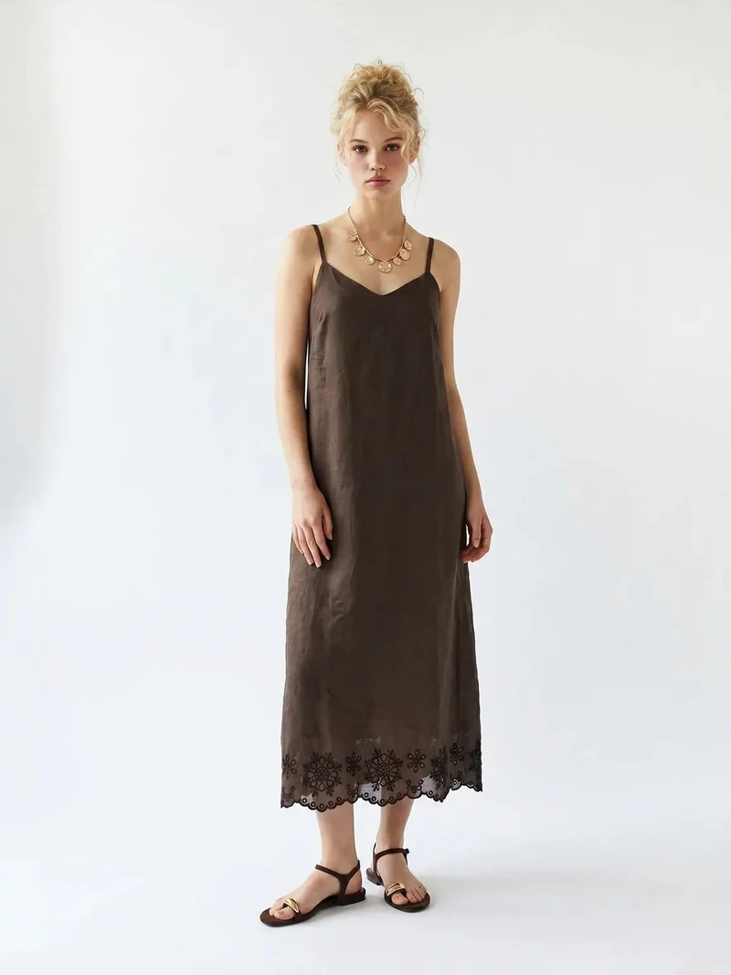 Mixray MIXRAY Embroidered A-Line Midi Slip Dress