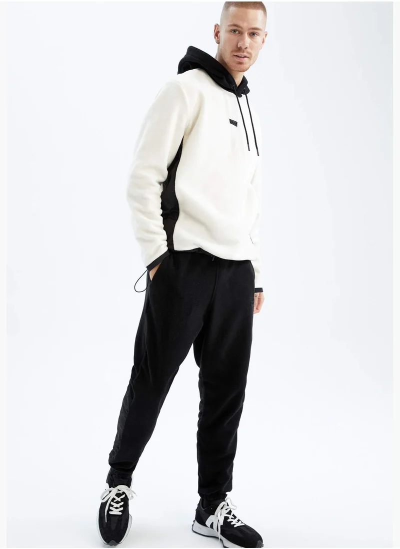 ديفاكتو Man Knitted Jogger