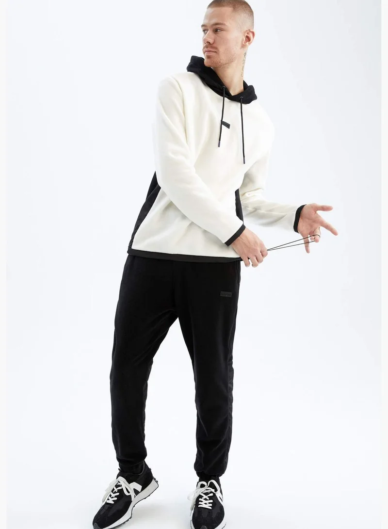 ديفاكتو Man Knitted Jogger