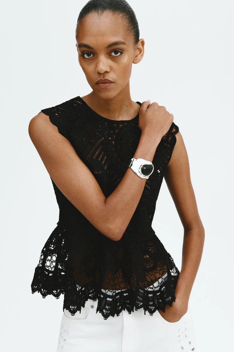 اتش اند ام بلوزة بيبلوم بنمط الكروشيه