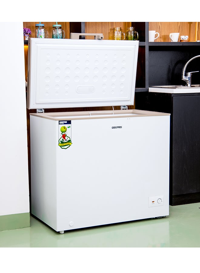 Geepas 200 Litre (7.1 Cu. Ft) Chest Freezer | Deep Freezer with Adjustable Thermostat, LED Light, Lock & Key | Compact Refrigerator, 130W, White - GCF2509WSH 200 L 125 W GCF2509WSH-1 White - Image 3