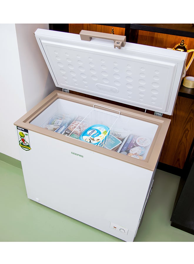 Geepas 200 Litre (7.1 Cu. Ft) Chest Freezer | Deep Freezer with Adjustable Thermostat, LED Light, Lock & Key | Compact Refrigerator, 130W, White - GCF2509WSH 200 L 125 W GCF2509WSH-1 White - Image 4