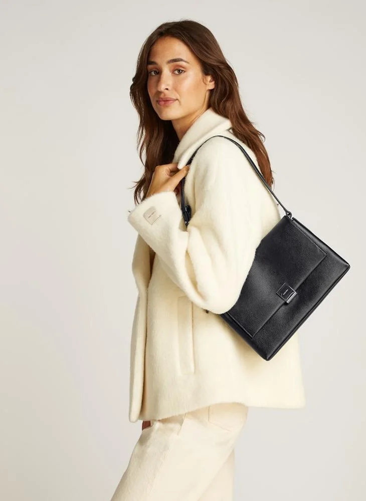 كالفن كلاين Plaque Medium Crossbody