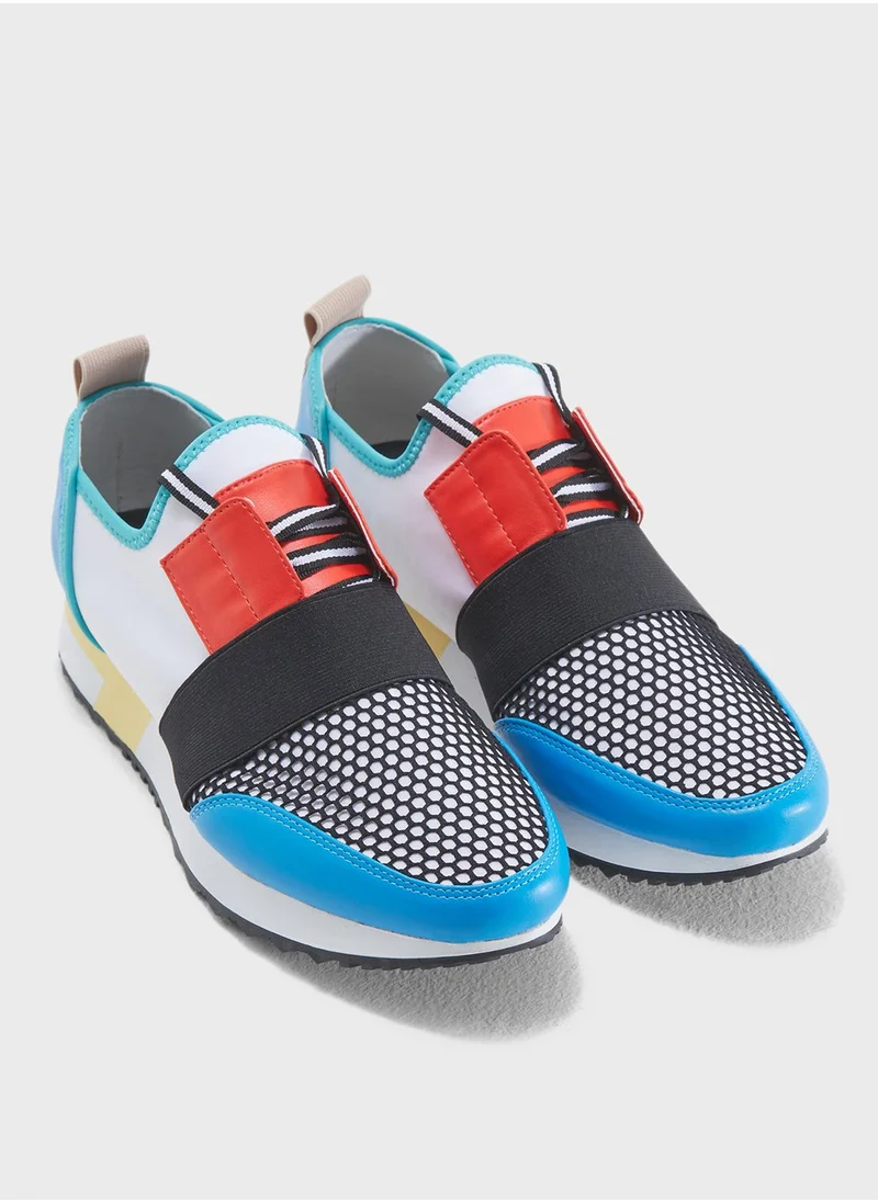 STEVE MADDEN Antics Low Top Sneaker