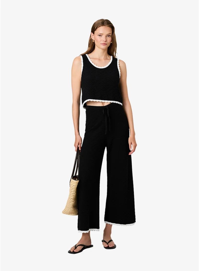 فرنش كونكشن Women's Black-Summer White Teddy Diamond Knit Contra Cami