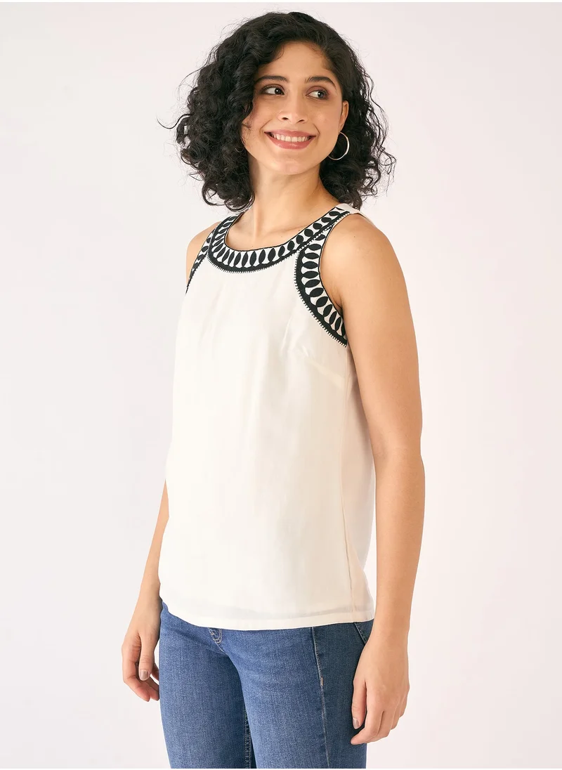 سولت اتاير Women's Boat Neckline Top with Attached Lining, Back Neck Closure, and Intricate Embroidered Details, Perfect for Casual and Semi-Formal Occasions