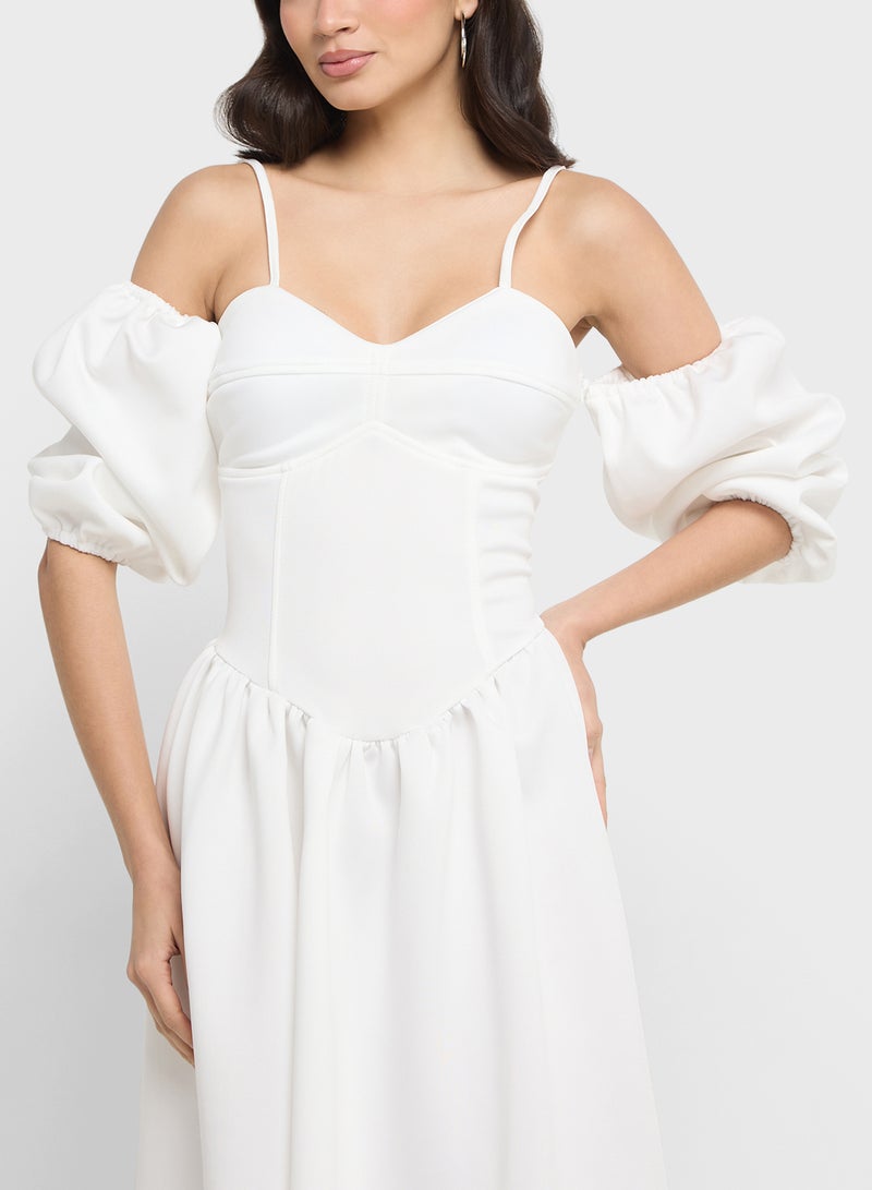 ايلا فستان ميدي بأكمام منفوشة - Image 3