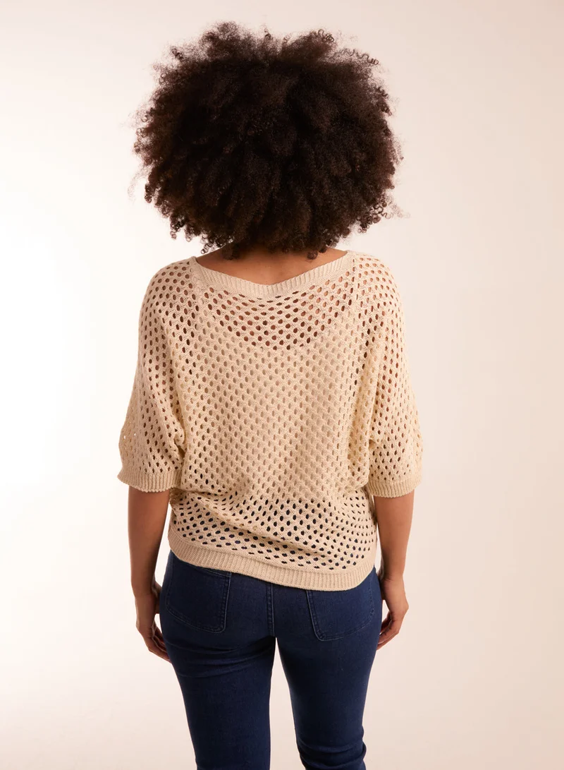 بلو فانيلا بلوزة برقبة على شكل حرف  بالكروشيه