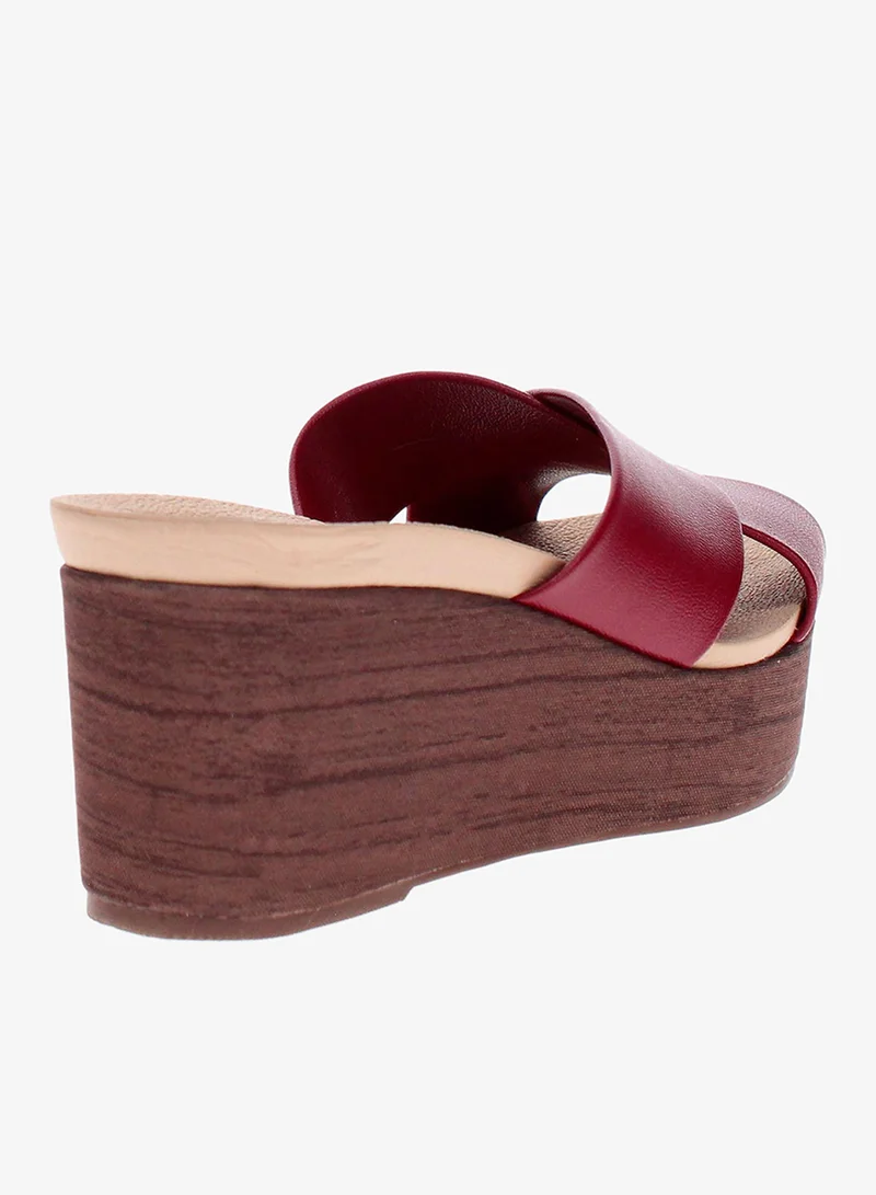 Beira Rio Cherry Beira Rio Women’s Flat Summer Footwear – Lightweight Slip-On Comfort with Stylish Casual Design for Women | Best Price UAE