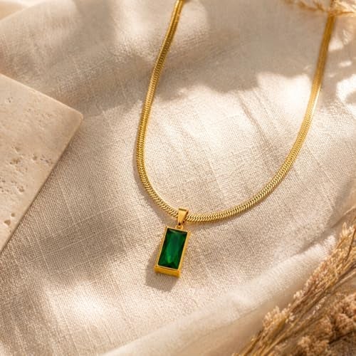 MEENAZ pendant necklace for women chains for woman girls Love anti tarnish stainless steel gold stylish Neck Chain | Green Locket | Modern Design | Gifts Valentine| Aesthetic Jewellery for women | Accessories - Image 3