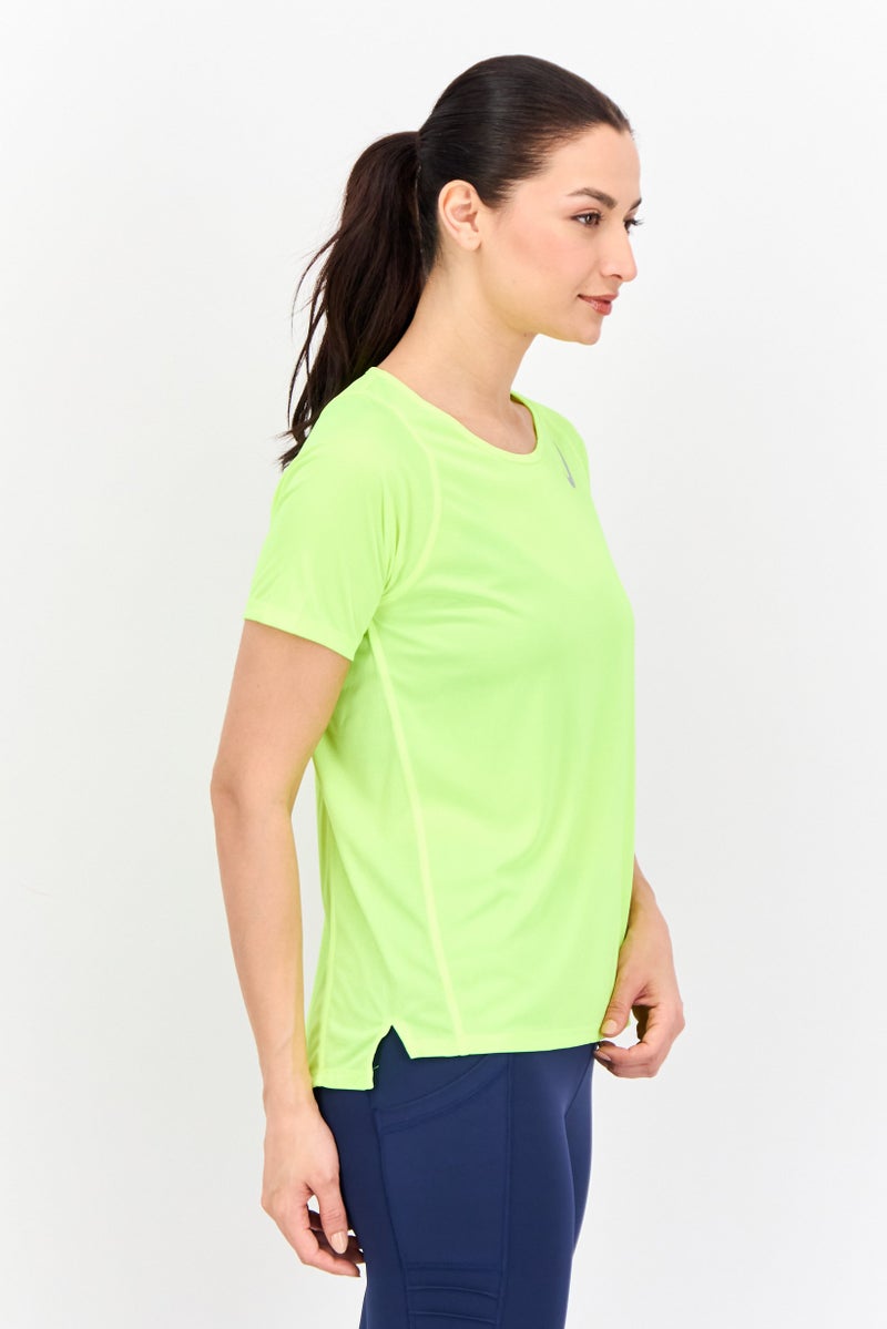 Nike تي شيرت رياضي نسائي قصير الأكمام للجري، لون ليموني أخضر - Image 2