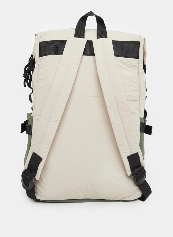 ستايلي شنطة ظهر للسفر بنمط كتل الالوان