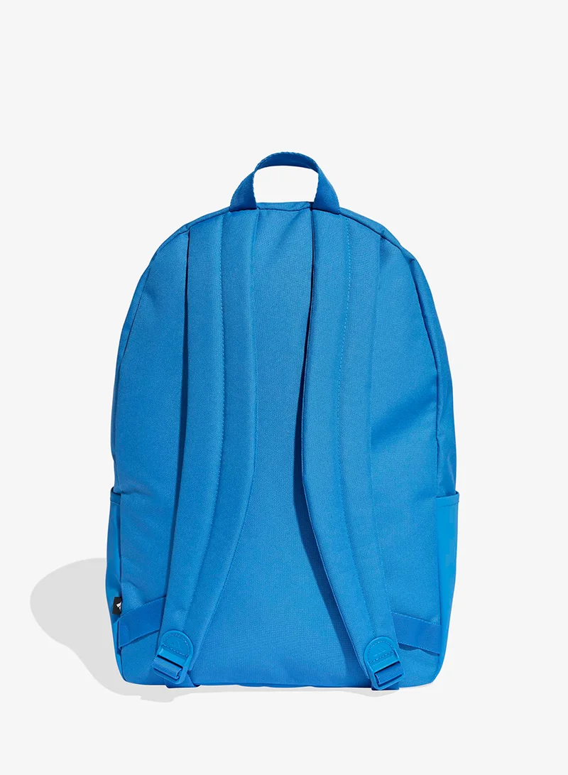 adidas حقيبة ظهر كلاسيكية بشعار الخطوط الثلاثة