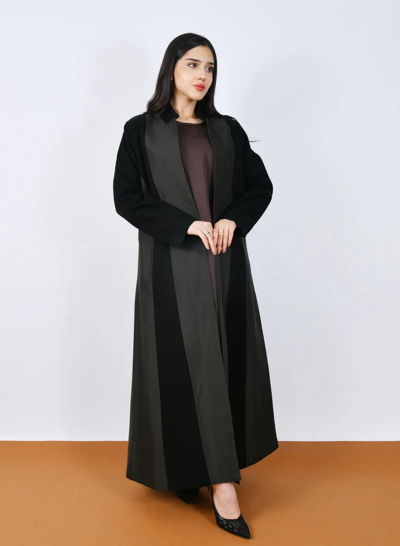 عبايات حوراء عباية نص كلوش بتداخل قماش التفته الزيتي تصميم نص كلوش مزودة بكتافيات