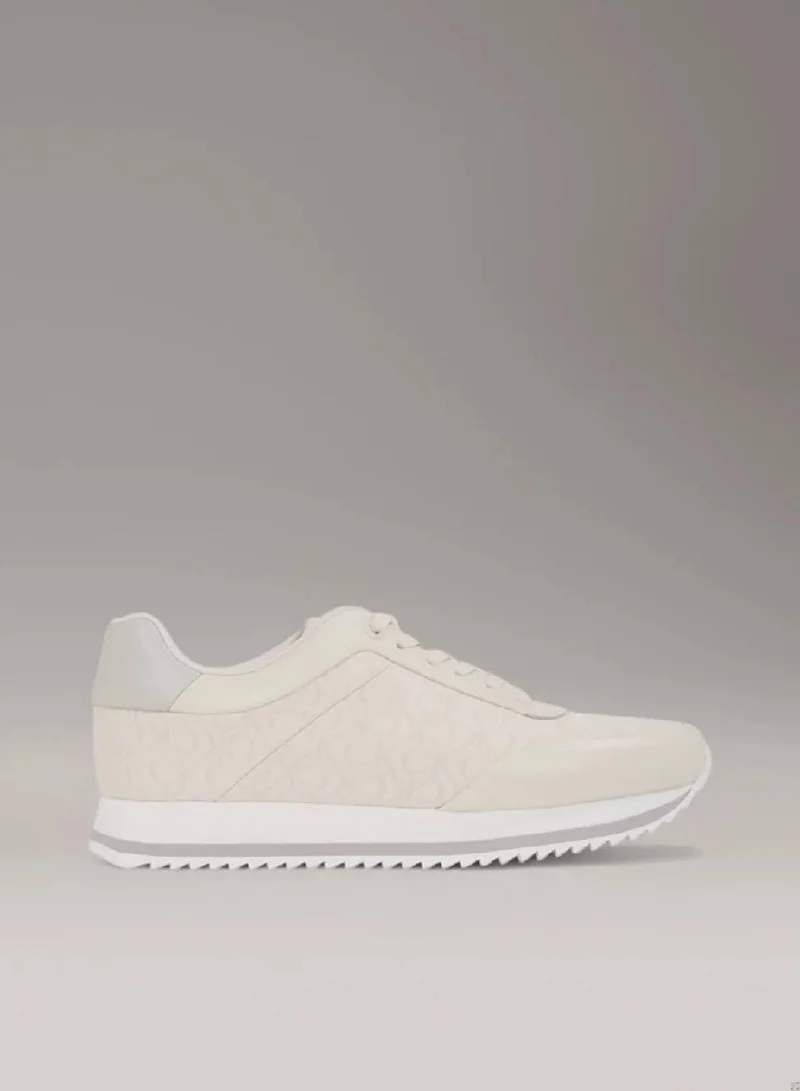 كالفن كلاين حذاء رياضي مزين بشعار كلفن كلاين بنمط جاكار