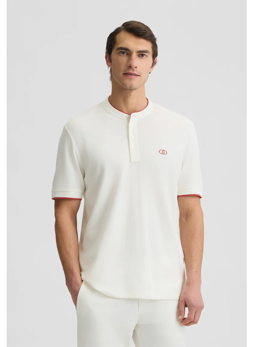 ليو جو White T-Shirt with Buttons