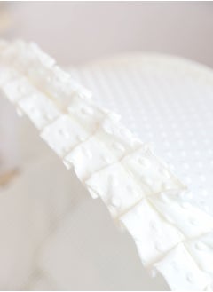 FUN MOMENT The cradle of the newborn Moses basket is a off-white color for children with a mosquito net  - Image 3
