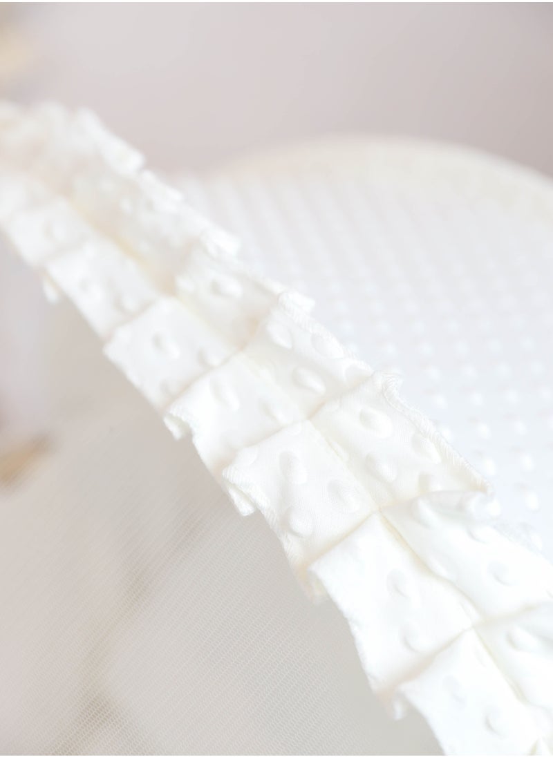 FUN MOMENT - The cradle of the newborn Moses basket is a off-white color for children with a mosquito net - Image 1