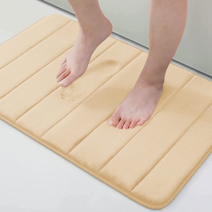 MEMORY FOAM BATH MAT 24 X 16 ULTRA SOFT AND NONSLIP BATHROOM RUGS WATER ABSORBENT AND MACHINE WASHABLE BATH RUG FOR BATHROOM SHOWER AND TUB GOLD