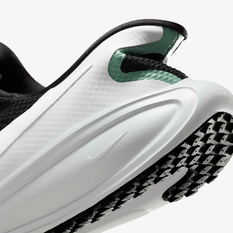 Nike Men's Revolution 8 EasyOn Running Shoes