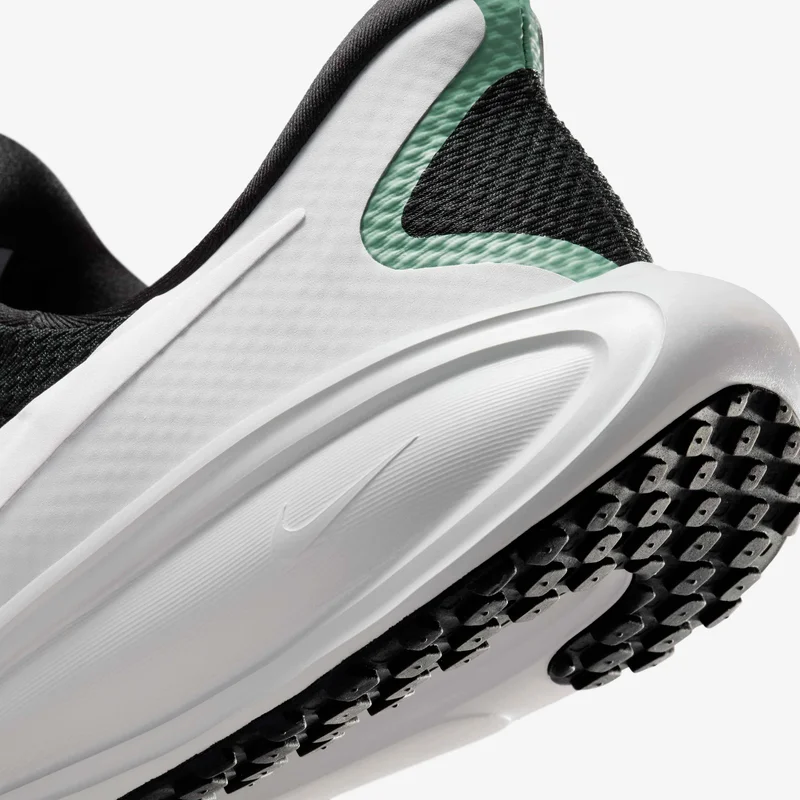 Nike Men's Revolution 8 EasyOn Running Shoes