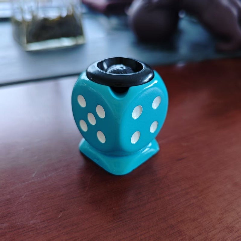 Black Dice Portable Resin Ashtray with Lid Mini Travel Size for Home Bar Party Gift - Image 5