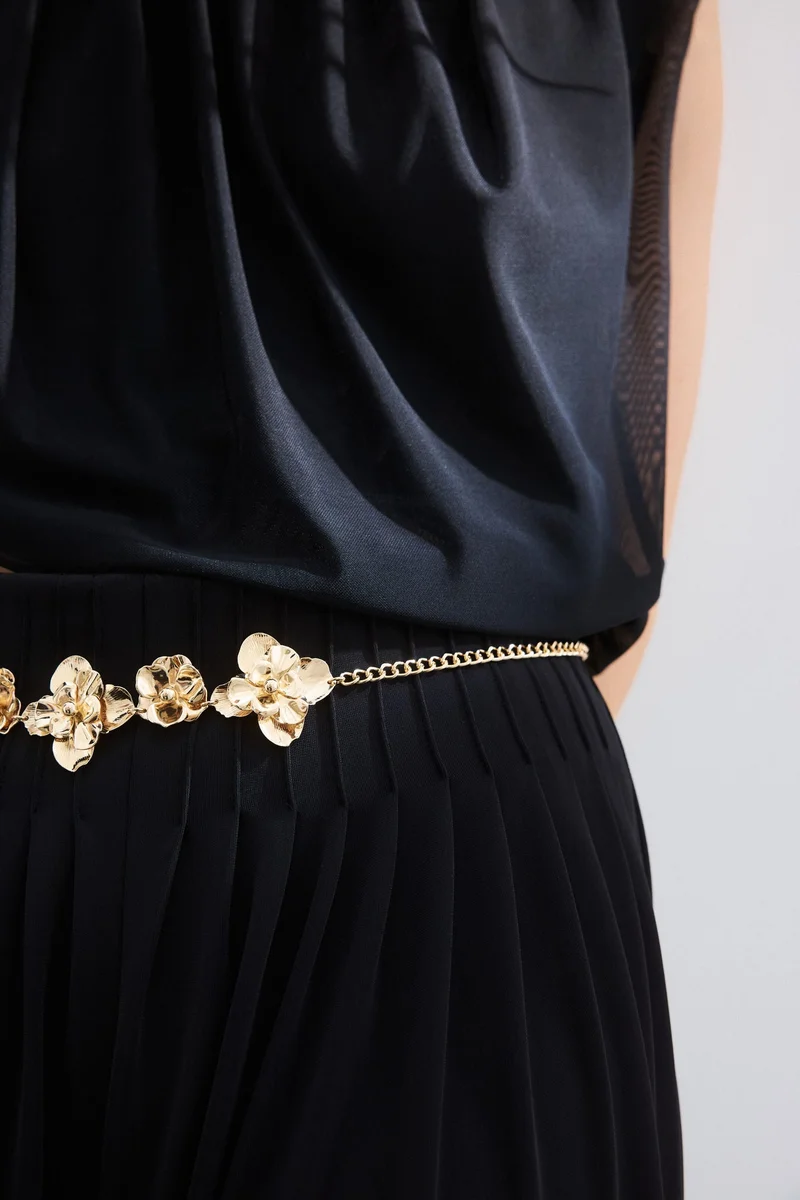 H&M Flower-detail waist chain