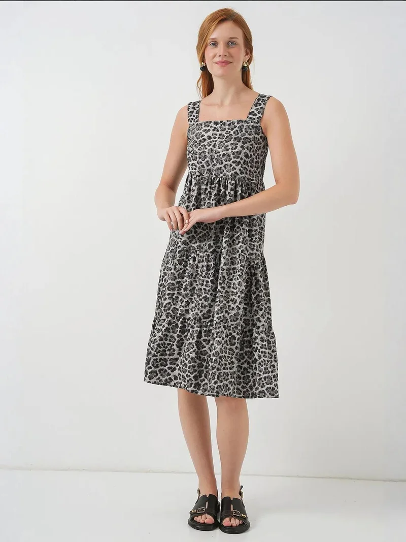 بيغ دارت فستان ميدي بنقوش بياقة مربعة