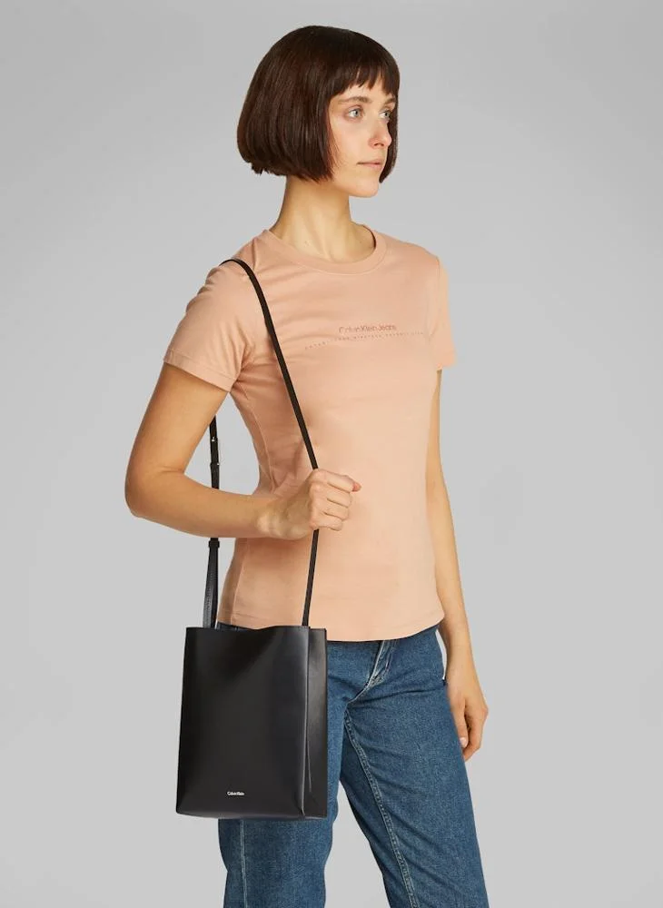 CALVIN KLEIN LEATHER CROSSBODY BAG