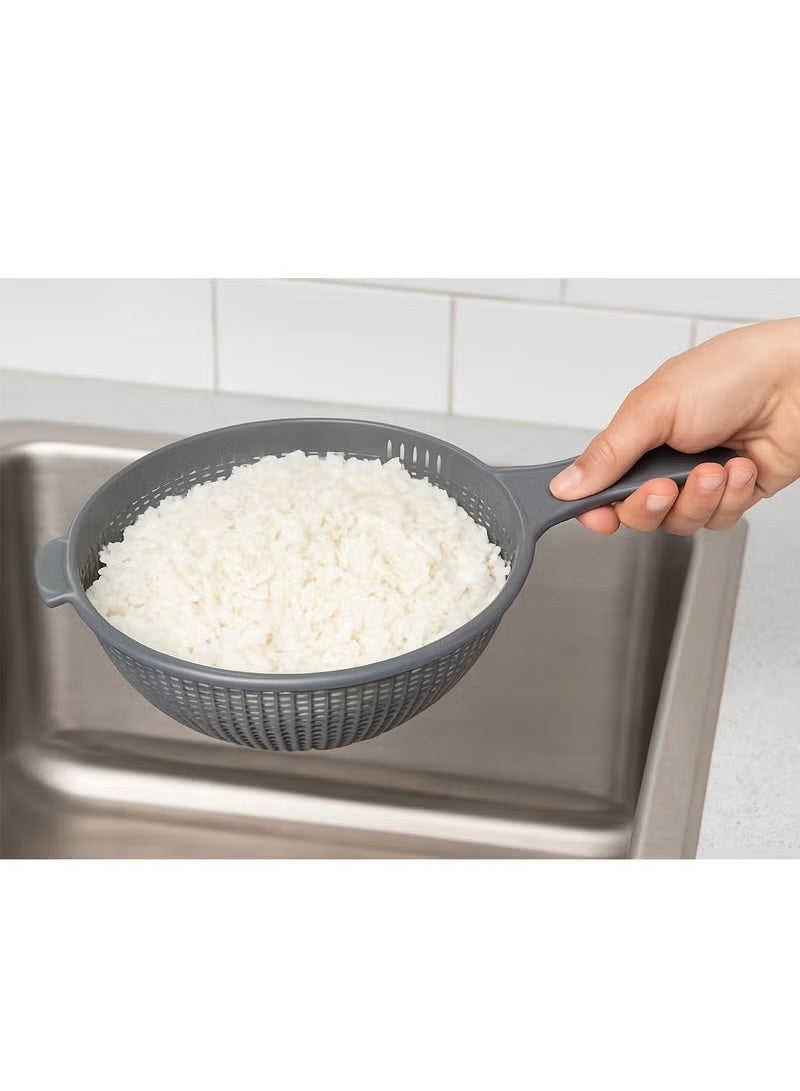 FAVELA Plastic kitchen colander with handle – ideal for draining and washing pasta, vegetables and fruits – gray color - Image 3