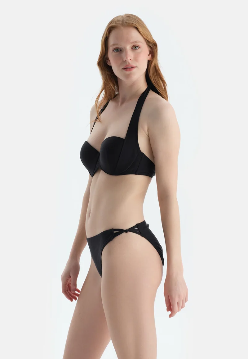 داجي صدرية بيكيني سوداء