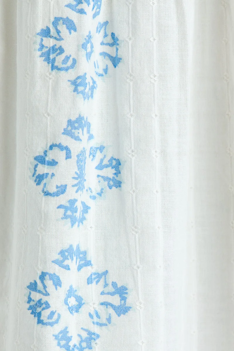 اتش اند ام بلوزة قطنية بأكمام مكشكشة