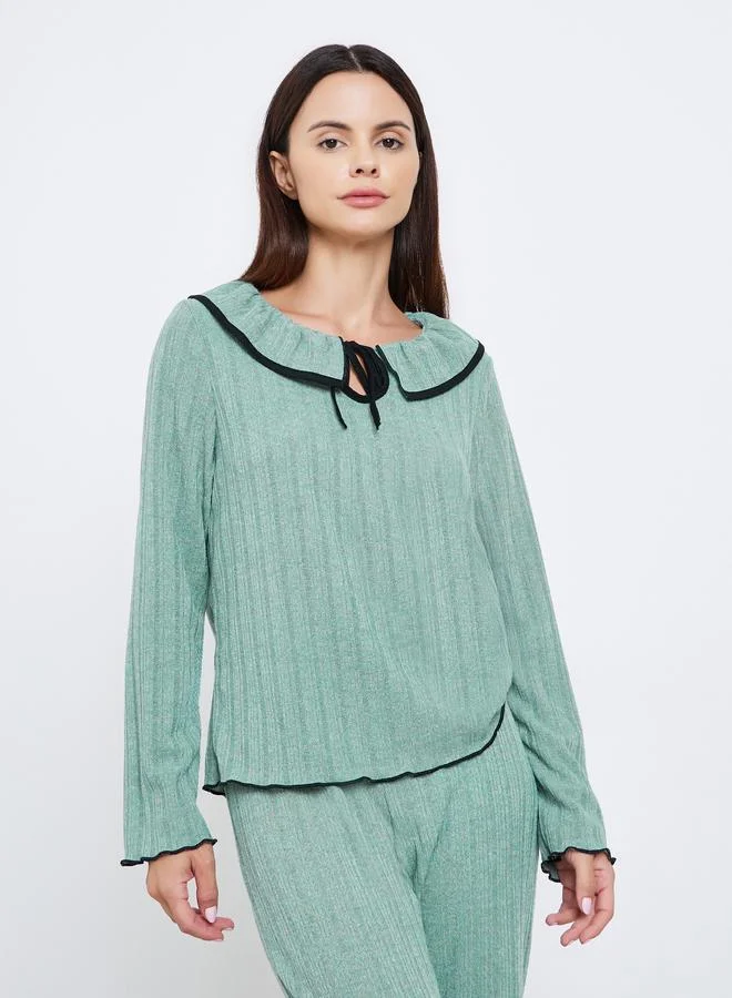 ستايلي طقم بيجاما من بنطال وتيشيرت بتفاصيل مضلعة وأربطة