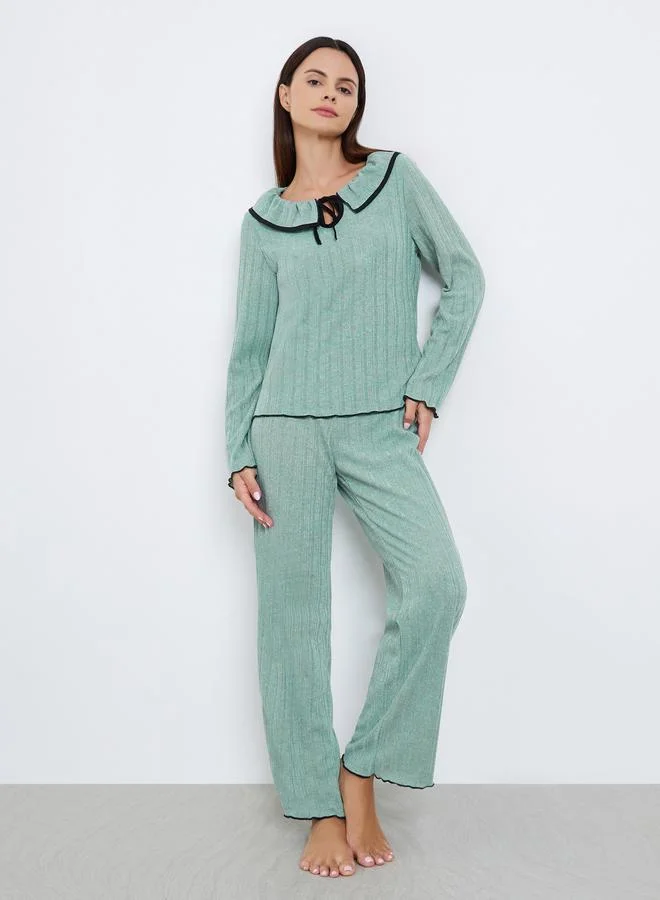 ستايلي طقم بيجاما من بنطال وتيشيرت بتفاصيل مضلعة وأربطة