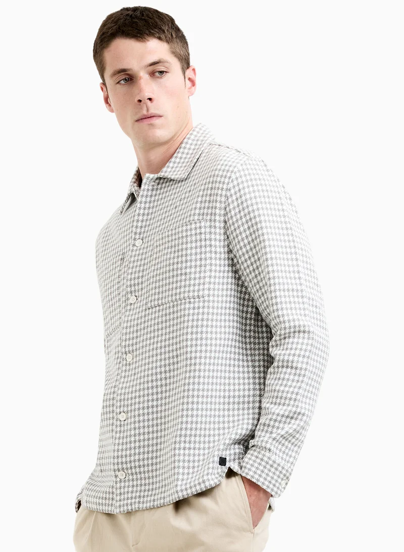 فرنش كونكشن جاكيت بأزرار بنقشة كلبشيه