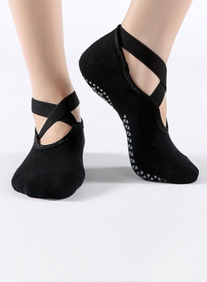 Styli Cross Over Straps Silicon Pad Base No Show Yoga Socks  - Image 2
