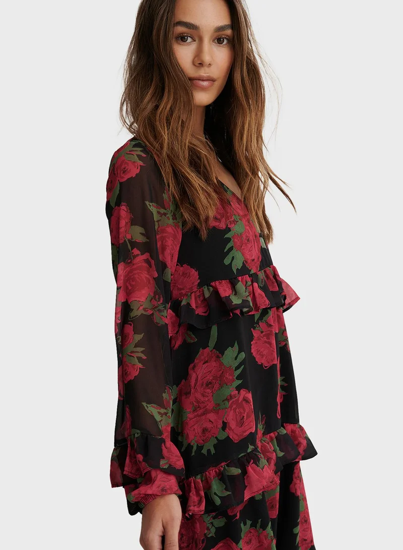 NA-KD Frill Flowy V-Neck Midi Dress