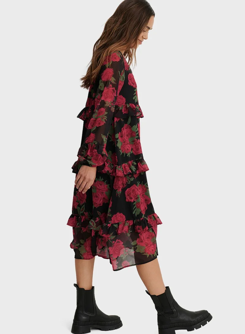 NA-KD Frill Flowy V-Neck Midi Dress