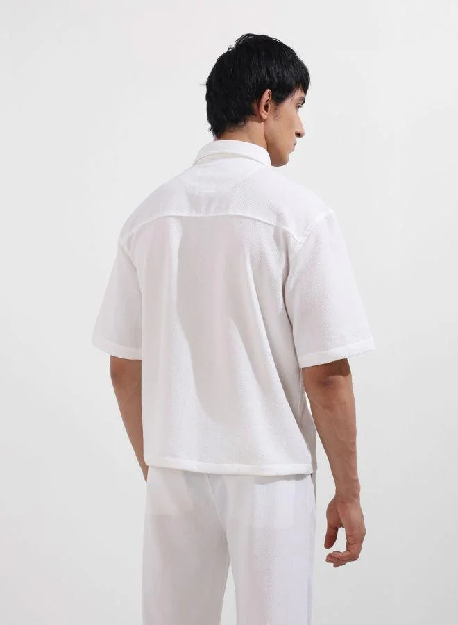 شركة المرآب الهندية Men Boxy Fit Textured Cutaway Collar Half Sleeves Shirt