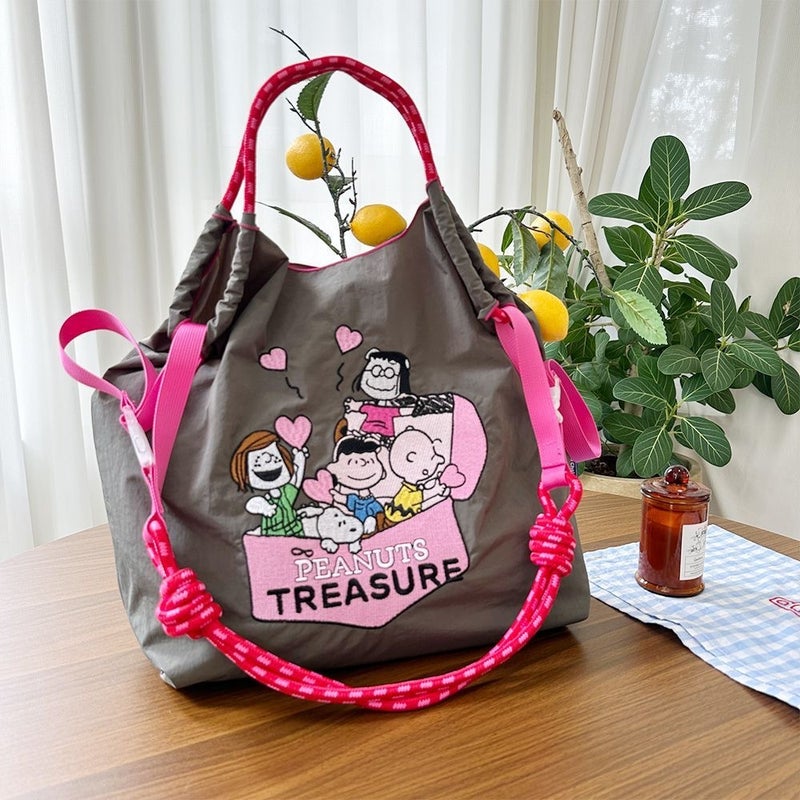 Japanese Cartoon Snoopy Cute Embroidered Nylon Eco Shopping Bag Large Capacity Crossbody Canvas Shoulder Bag For Students - Image 4