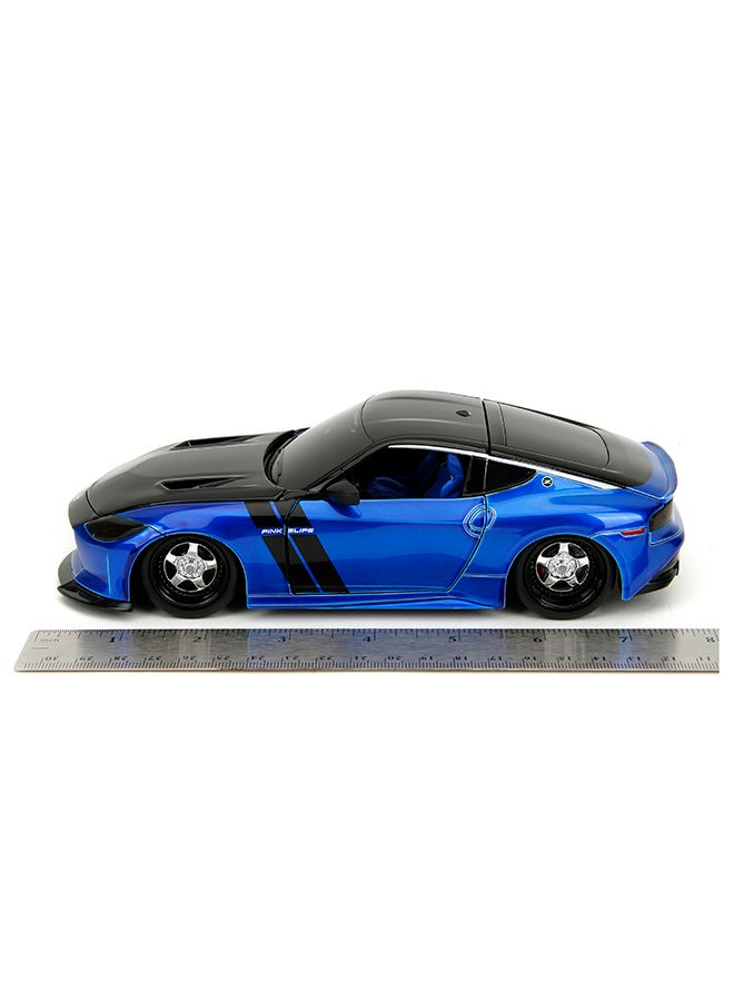 JADA Pink Slips 1:24 - 2023 Nissan Z, Die-Cast Car with Base, Toys for Kids and Adults - Image 2