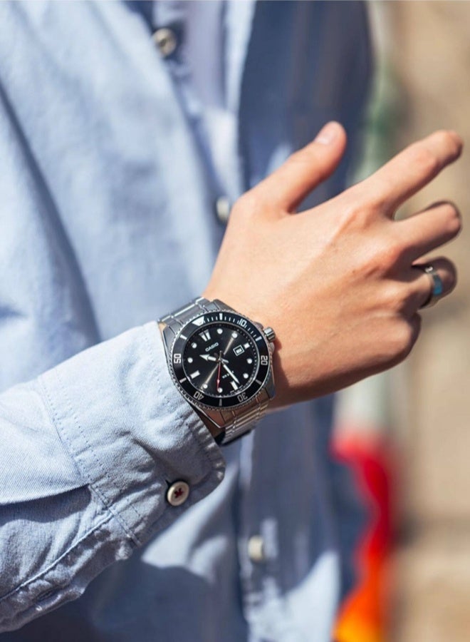 CASIO Analog Quartz Black Dial Stainless Steel Men's Watch MDV-107D-1A1VDF - Image 4