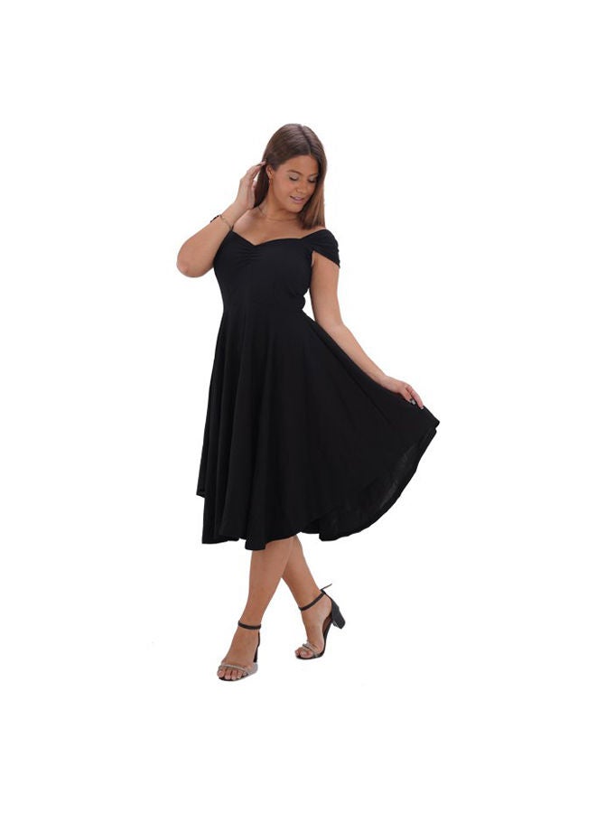 Fashion Group A SHORT BLACK WOMEN`S DRESS WITH CUFFS AND A WIDE POCKET  - Image 3
