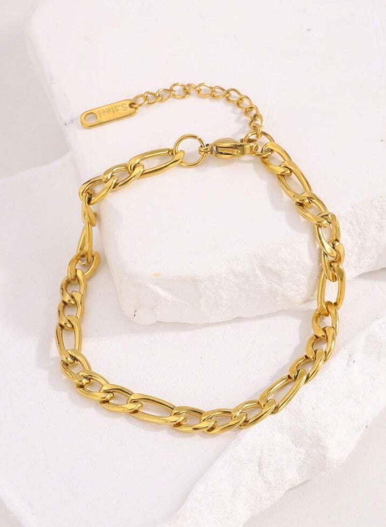 إيكوال اسوارة نسائية أنيقة وعالية الجودة مصنوعة من الاستانلس ستيل مطلية باللون الذهبي - Image 3