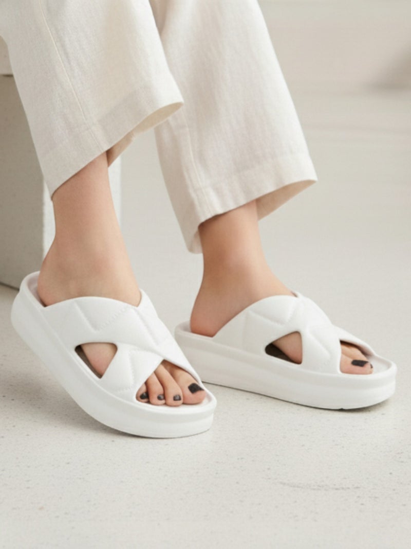 SVAAR صندل سفاار النسائي الناعم ذو المنصة خفيف الوزن وسهل الارتداء مع أحزمة متقاطعة مبطنة - Image 3