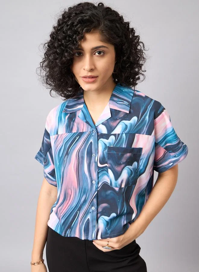 كواري قميص قصير بطبعة رخامية